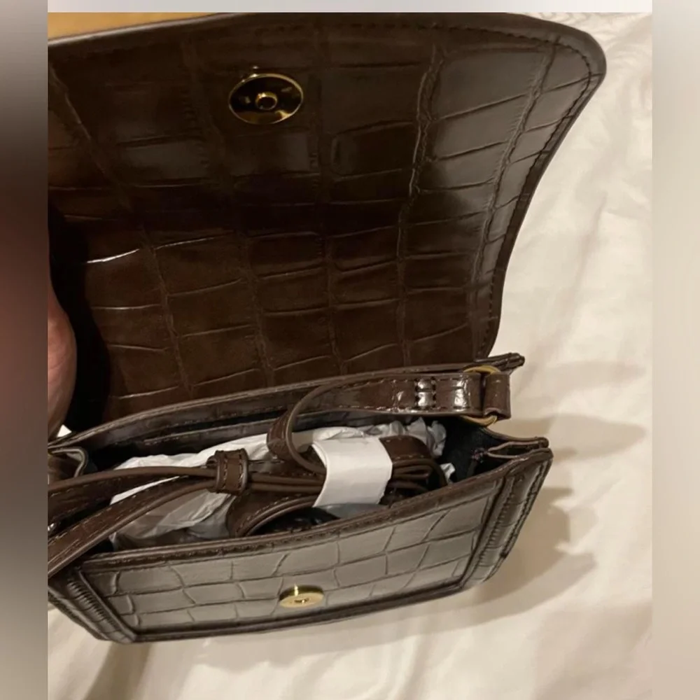 Zara Elegant Brown Leather Crossbody Bag - Picture 4 of 12